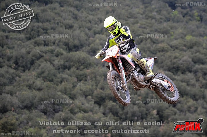 ROB_2076 (Copy).jpg